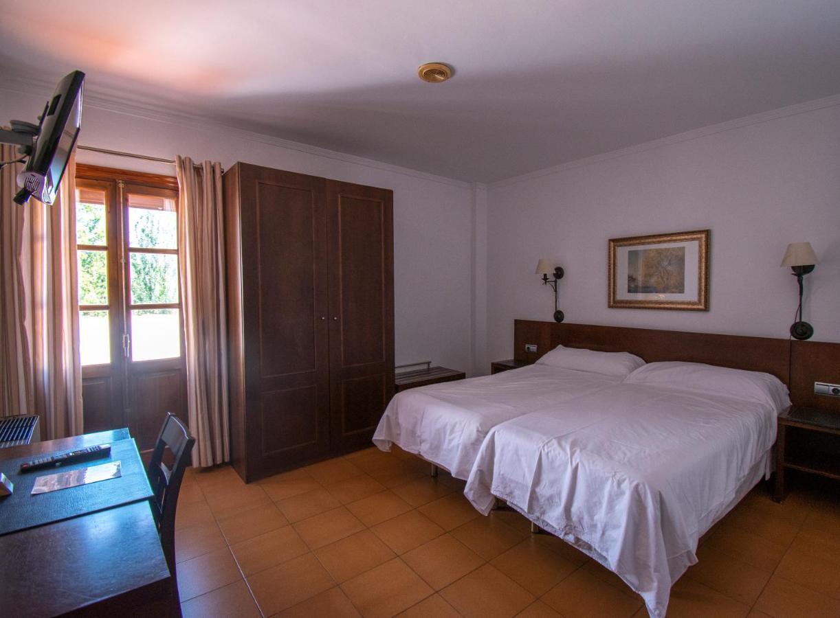 Hotel Del Carmen Prado Del Rey Exterior foto